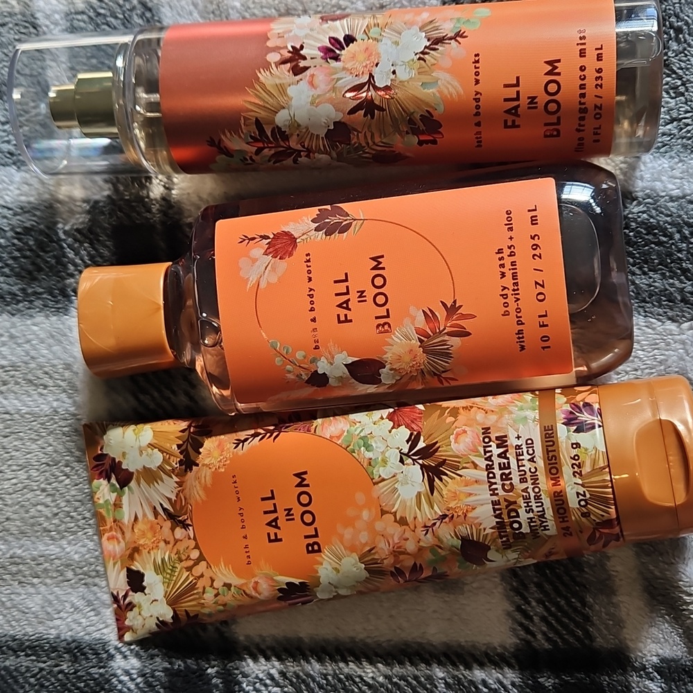 Bath & Body Works Fall in Bloom Body Set